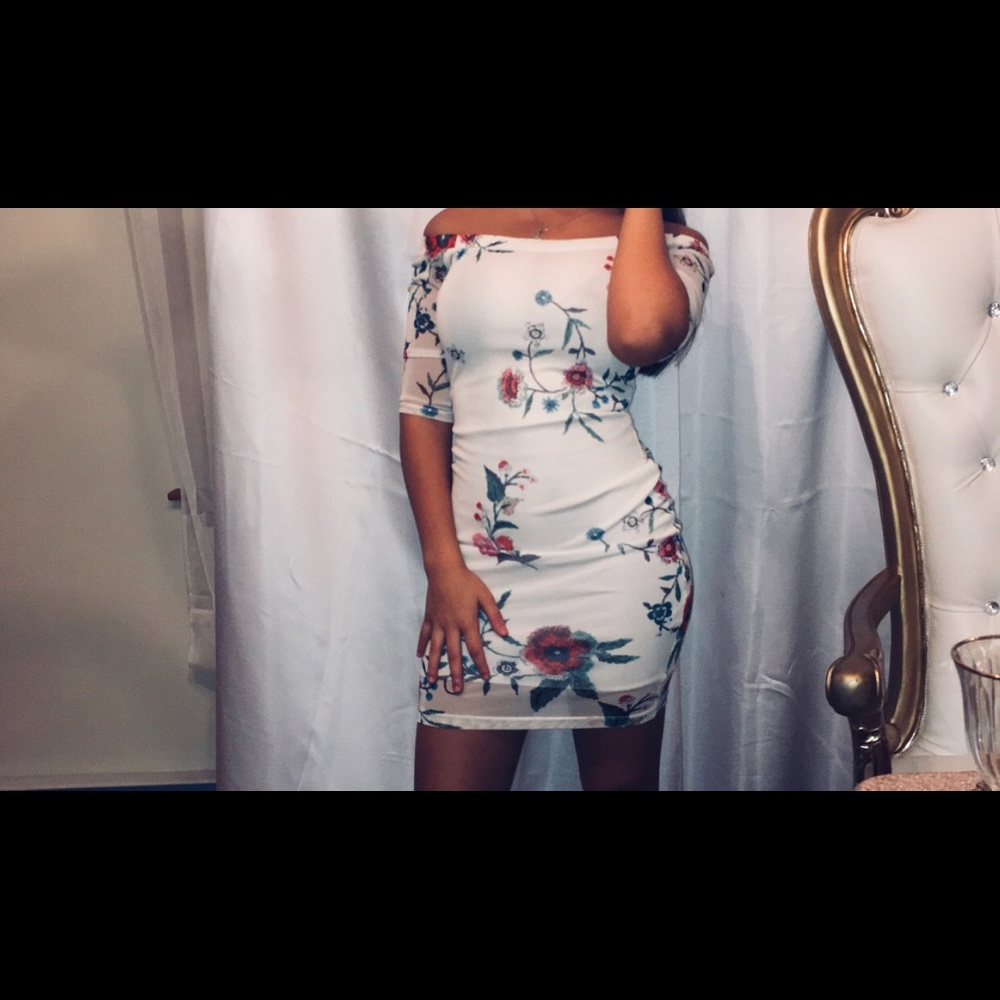 Short Mini Off-white with Floral Design Dress
